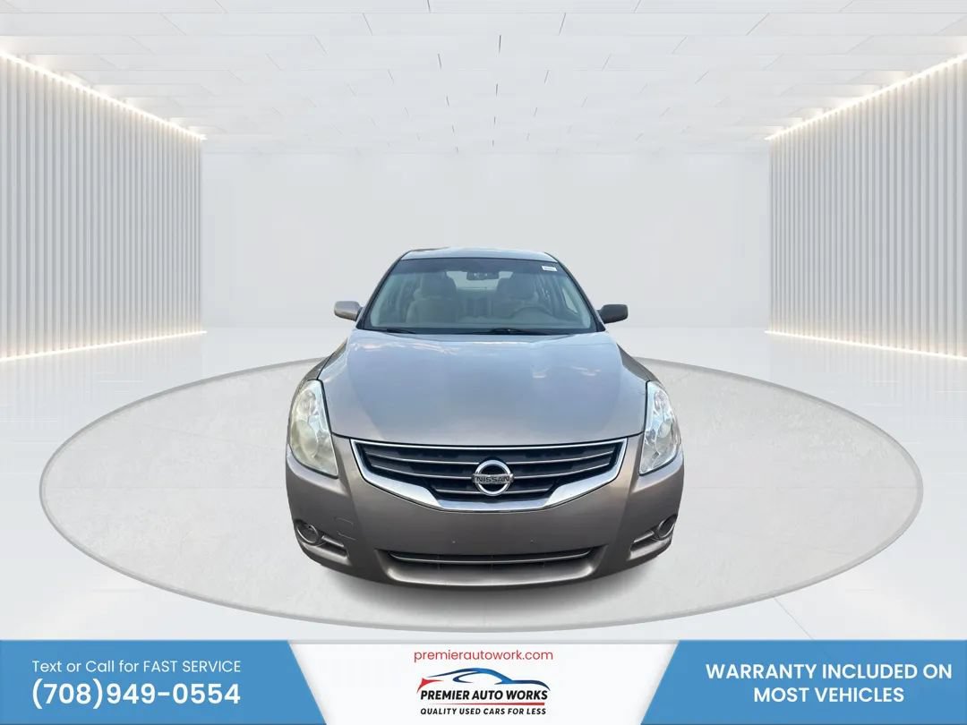 Used 2012 Nissan Altima Sedan FWD image 2