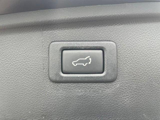 Used 2017 Subaru Outback 3.6R Touring AWD/4WD image 33