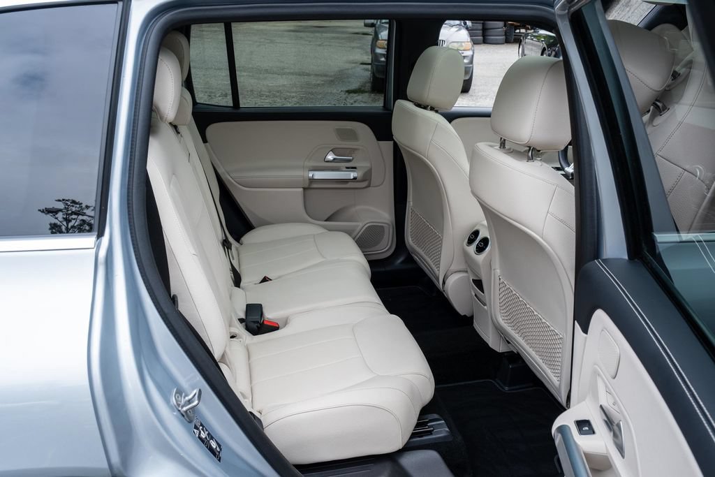 Used 2026 Mercedes-Benz GLB 250 4MATIC w/ Exclusive Package image 33
