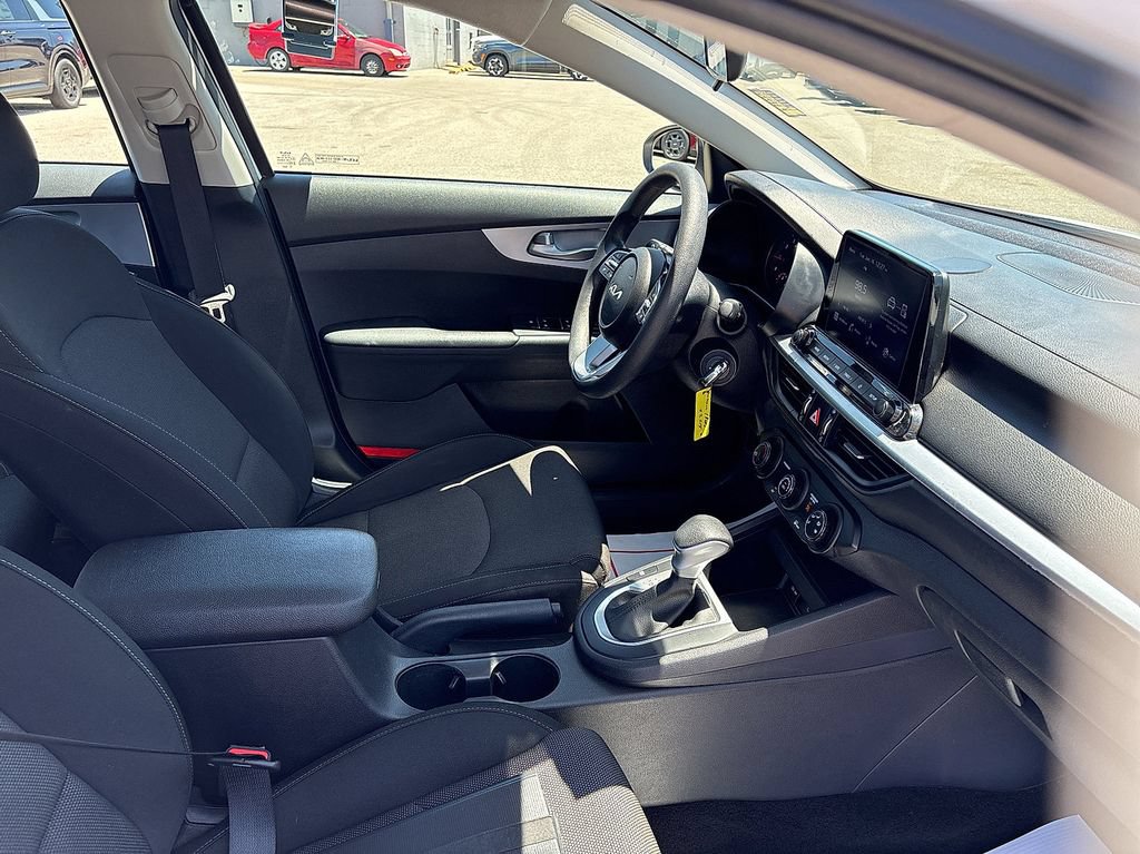 Certified 2022 Kia Forte Sedan FWD image 7