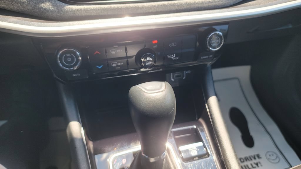 Used 2024 Jeep Compass Latitude AWD/4WD image 22