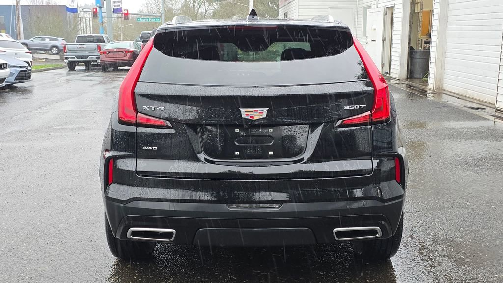 Used 2025 Cadillac XT4 Premium Luxury image 4