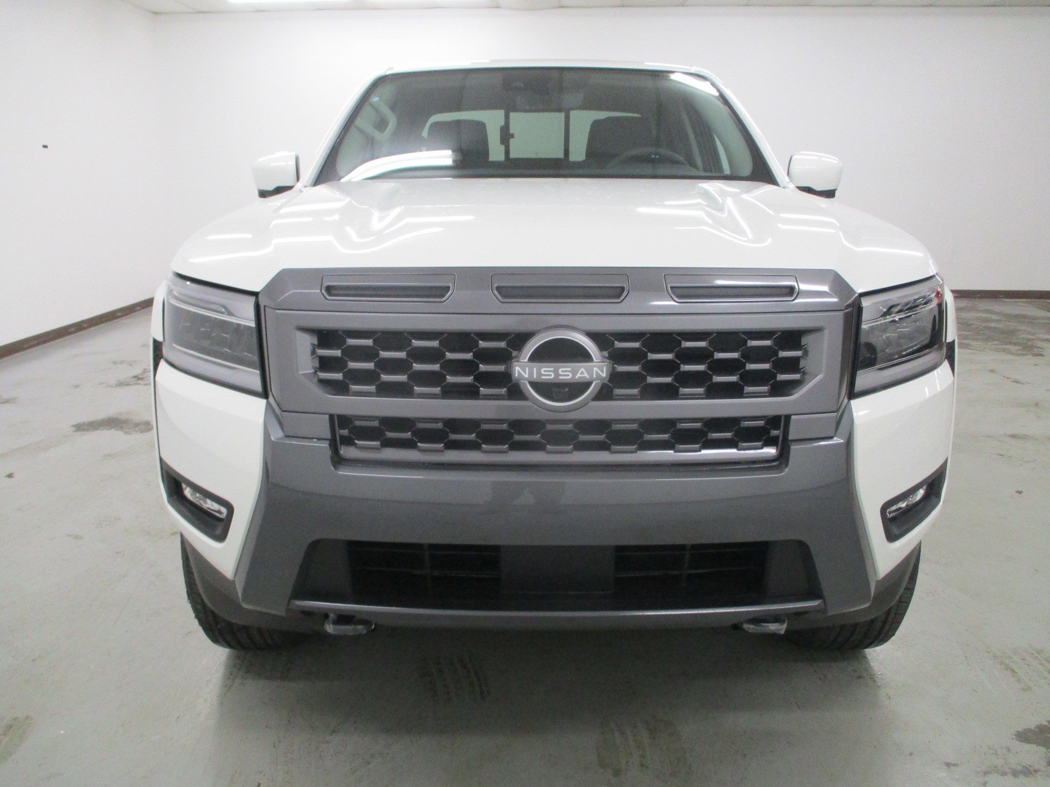 New 2025 Nissan Frontier SL image 9