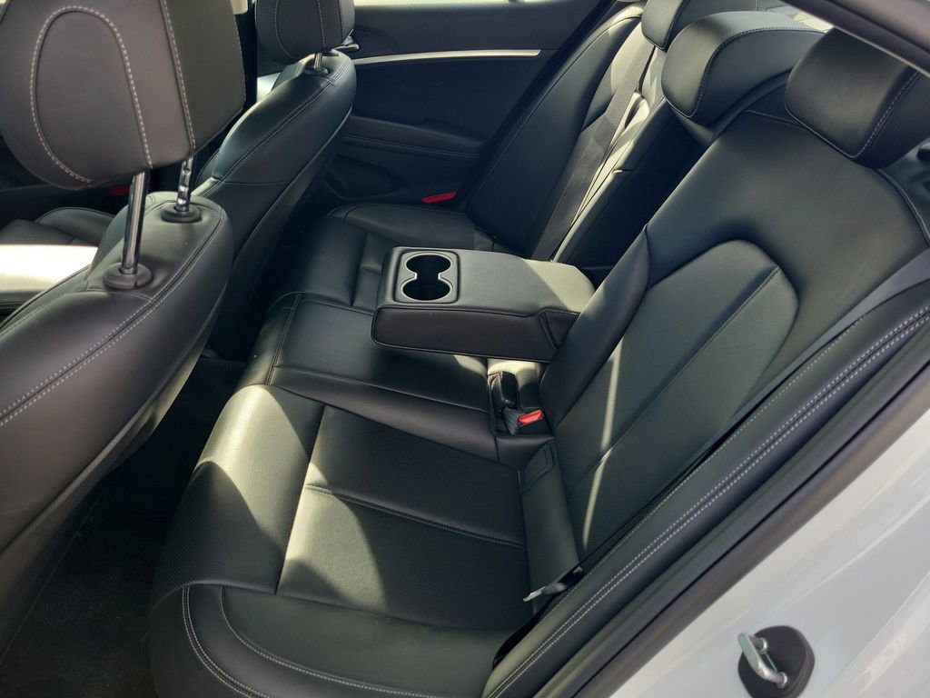 Used 2023 Genesis G70 2.0T image 8