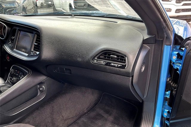 Used 2015 Dodge Challenger SRT image 16