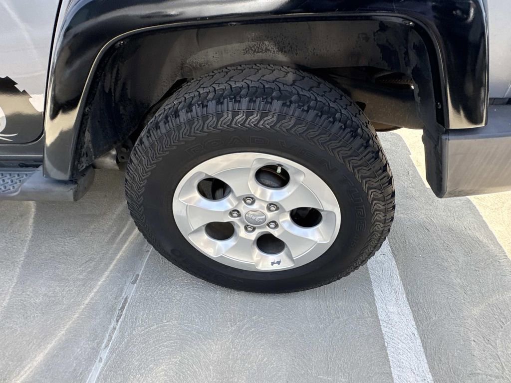 Used 2013 Jeep Wrangler Unlimited Sahara w/ Connectivity Group image 6