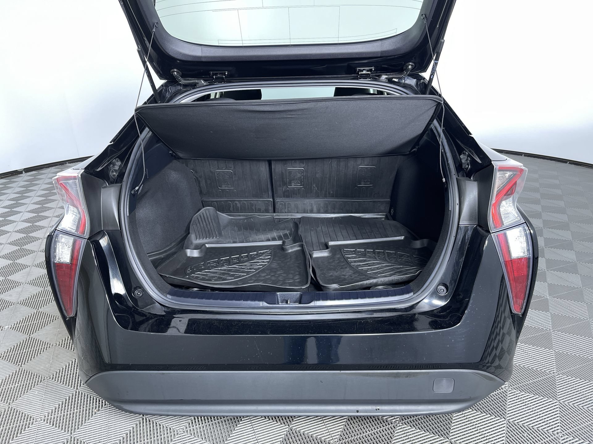 Used 2016 Toyota Prius Two FWD image 23