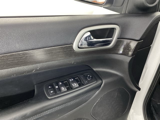 Used 2018 Jeep Grand Cherokee Laredo AWD/4WD image 14