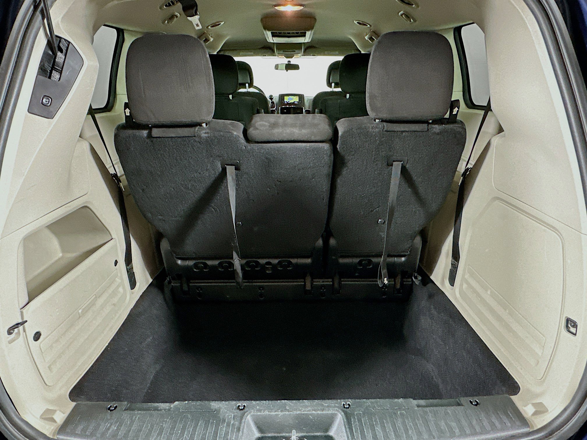 Used 2013 Dodge Grand Caravan SXT w/ Entertainment Group 1 image 29