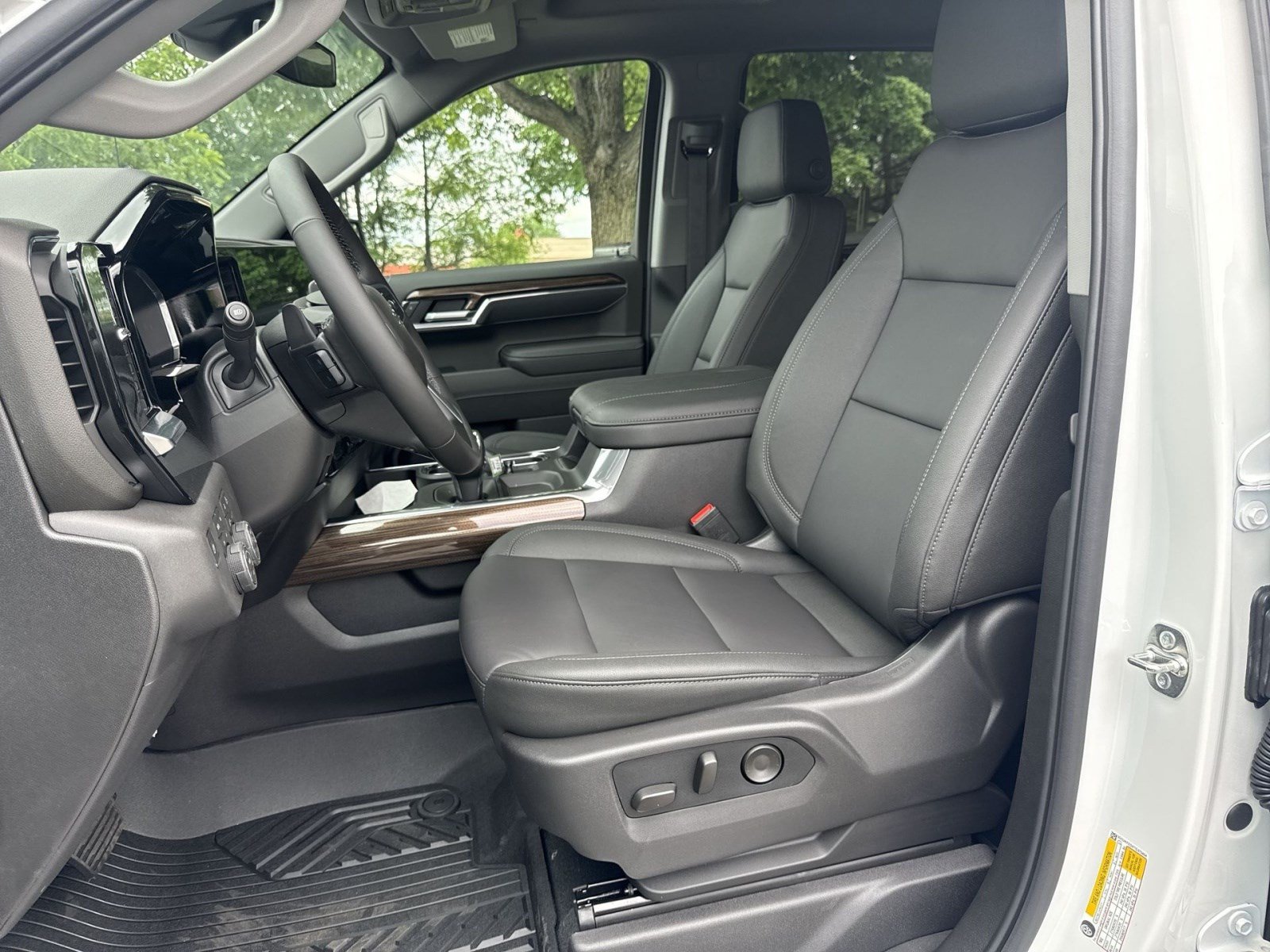 New 2026 Chevrolet Silverado 1500 LT Trail Boss w/ LT Trail Boss Premium Package AWD/4WD image 10