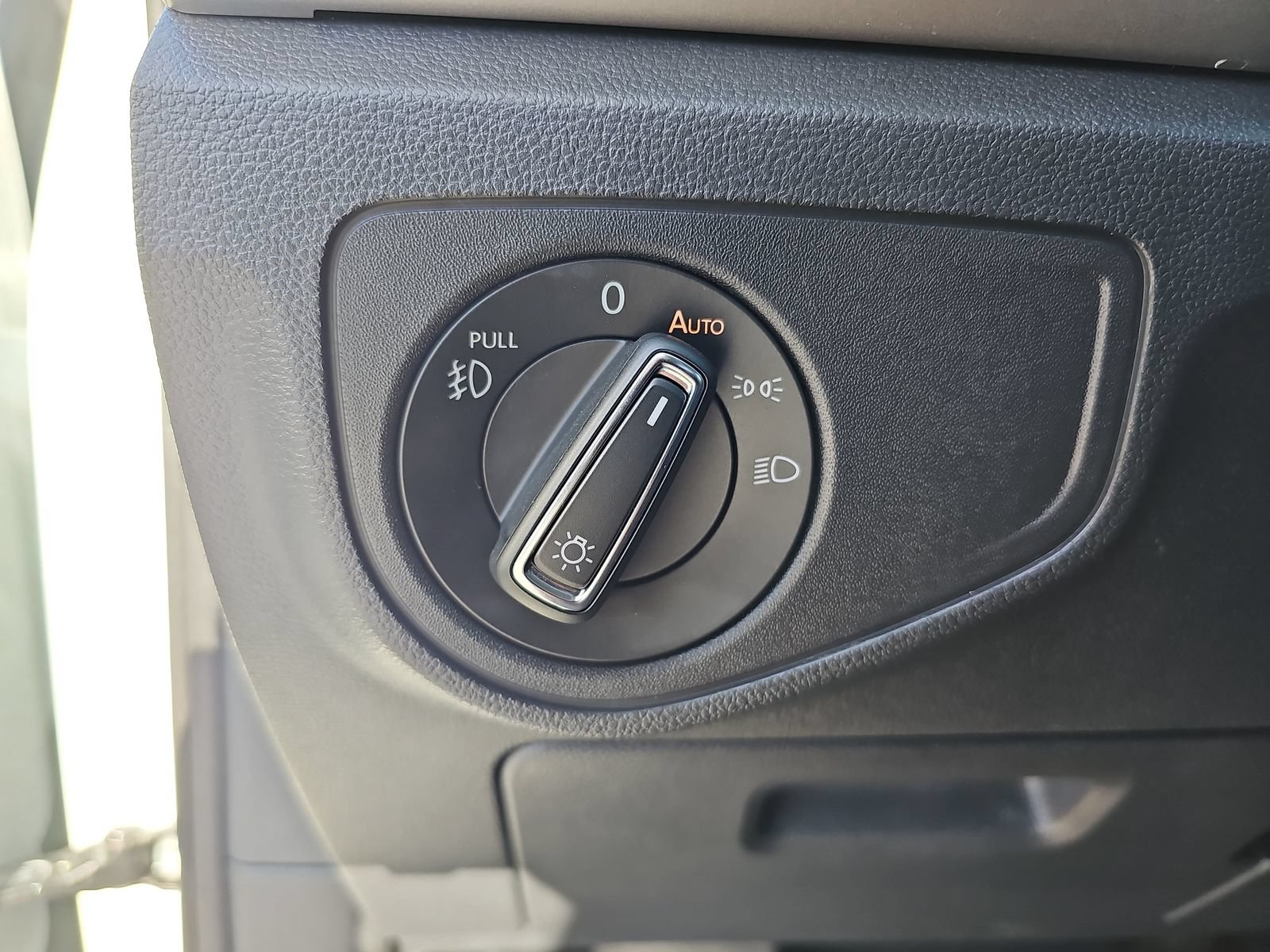 Used 2020 Volkswagen Atlas SEL FWD image 27