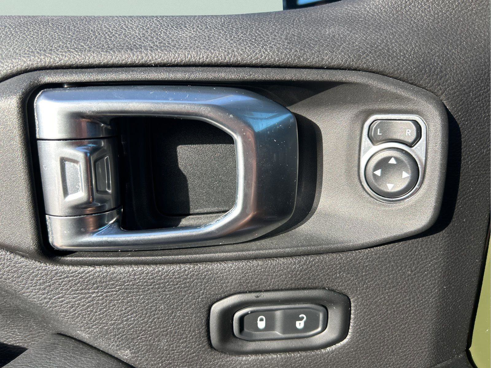 Certified 2021 Jeep Wrangler Unlimited Sahara AWD/4WD image 24