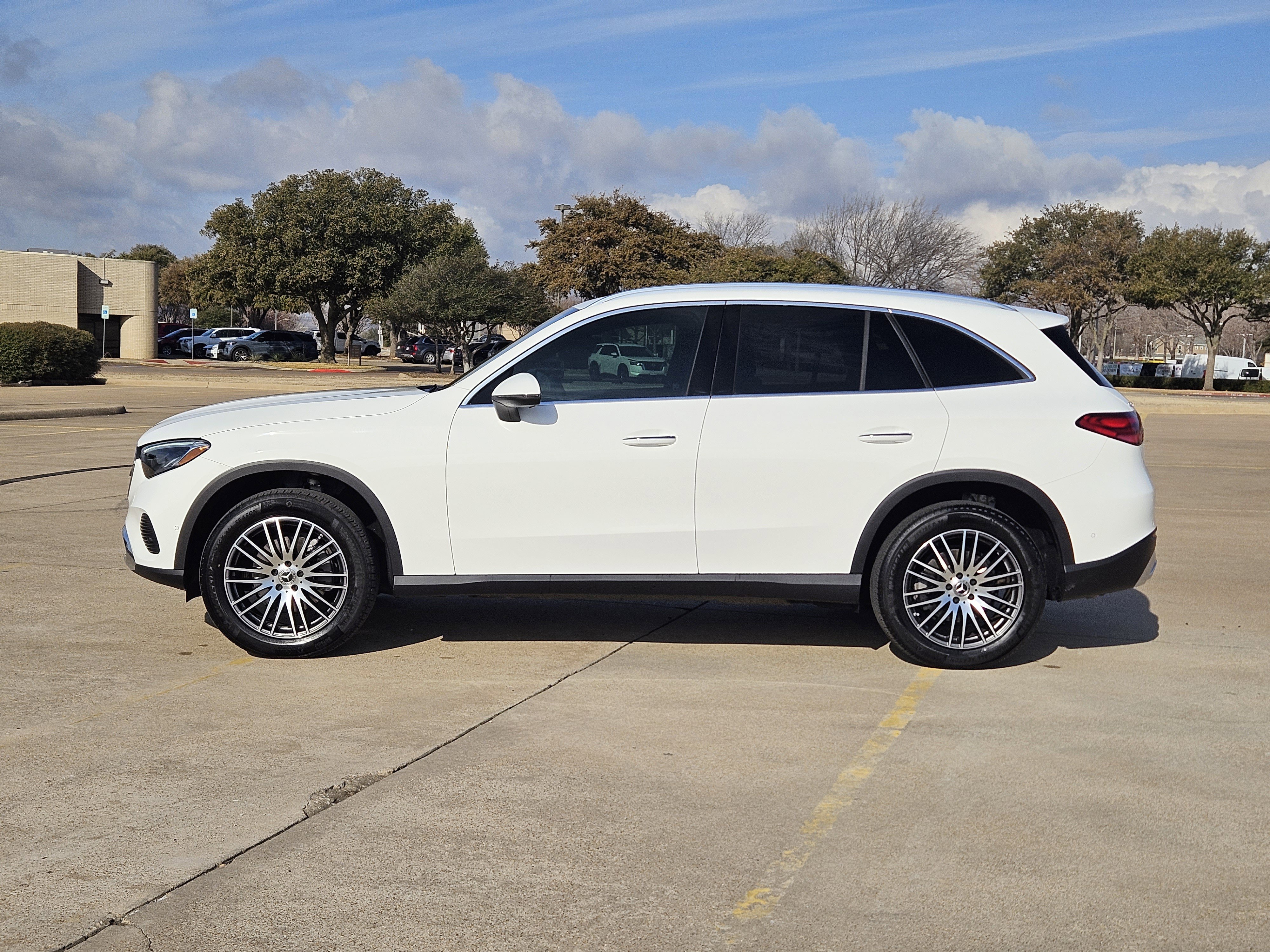 Certified 2025 Mercedes-Benz GLC 300 image 6