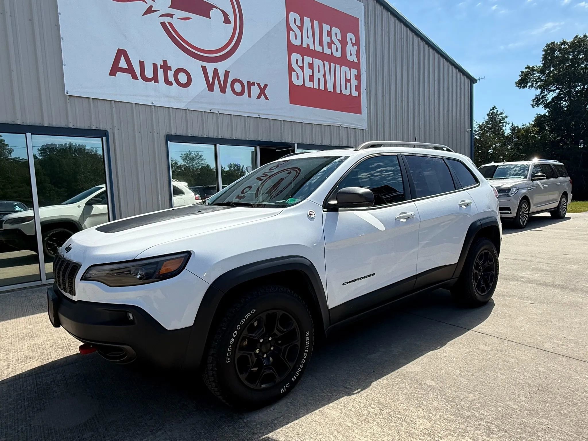 Used 2019 Jeep Cherokee Trailhawk w/ Comfort/Convenience Group image 22