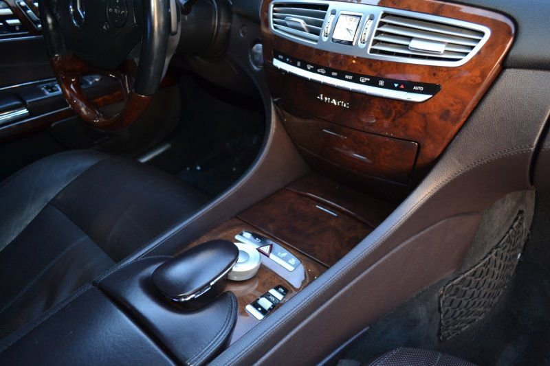 Used 2013 Mercedes-Benz CL 550 4MATIC image 25