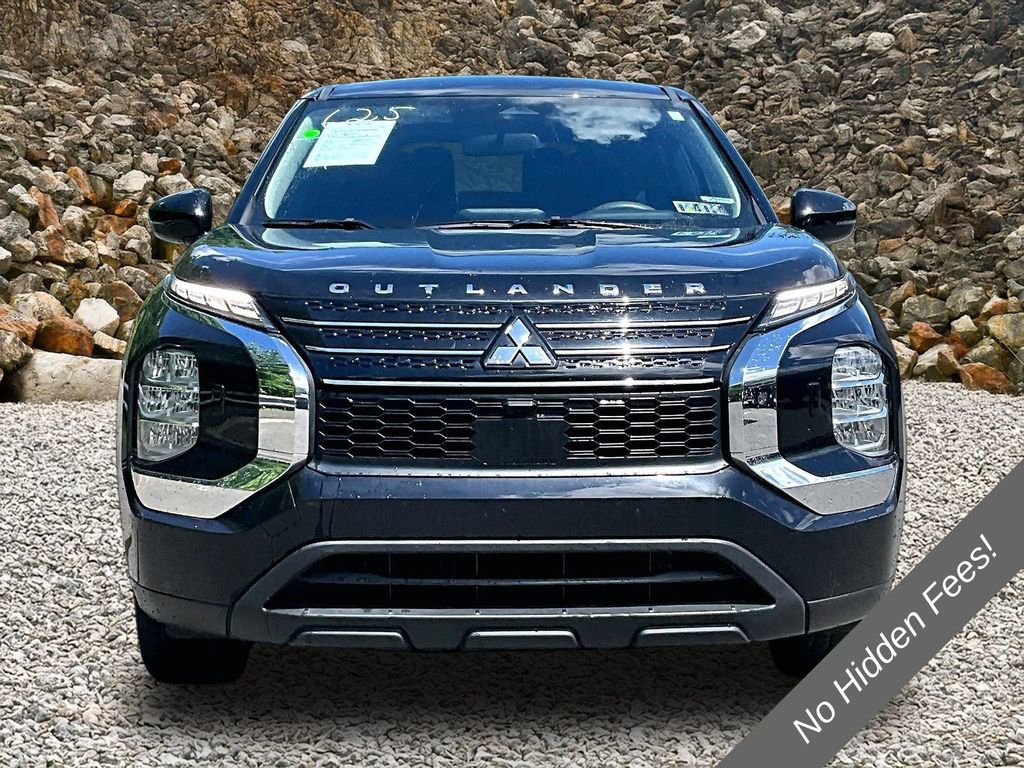 Used 2022 Mitsubishi Outlander ES AWD/4WD image 3