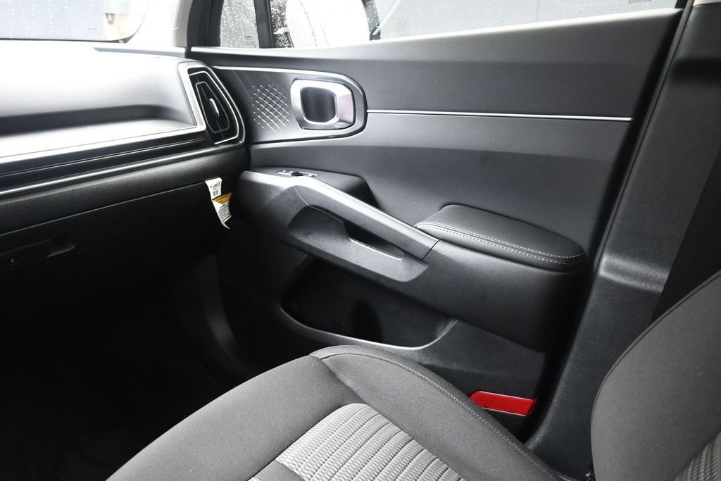 Used 2026 Kia Sorento LX FWD image 24