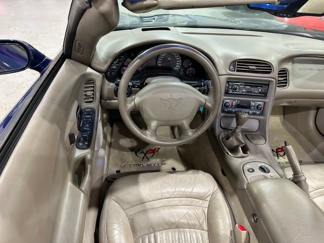 Used 2004 Chevrolet Corvette Convertible w/ Preferred Equipment Group RWD image 7