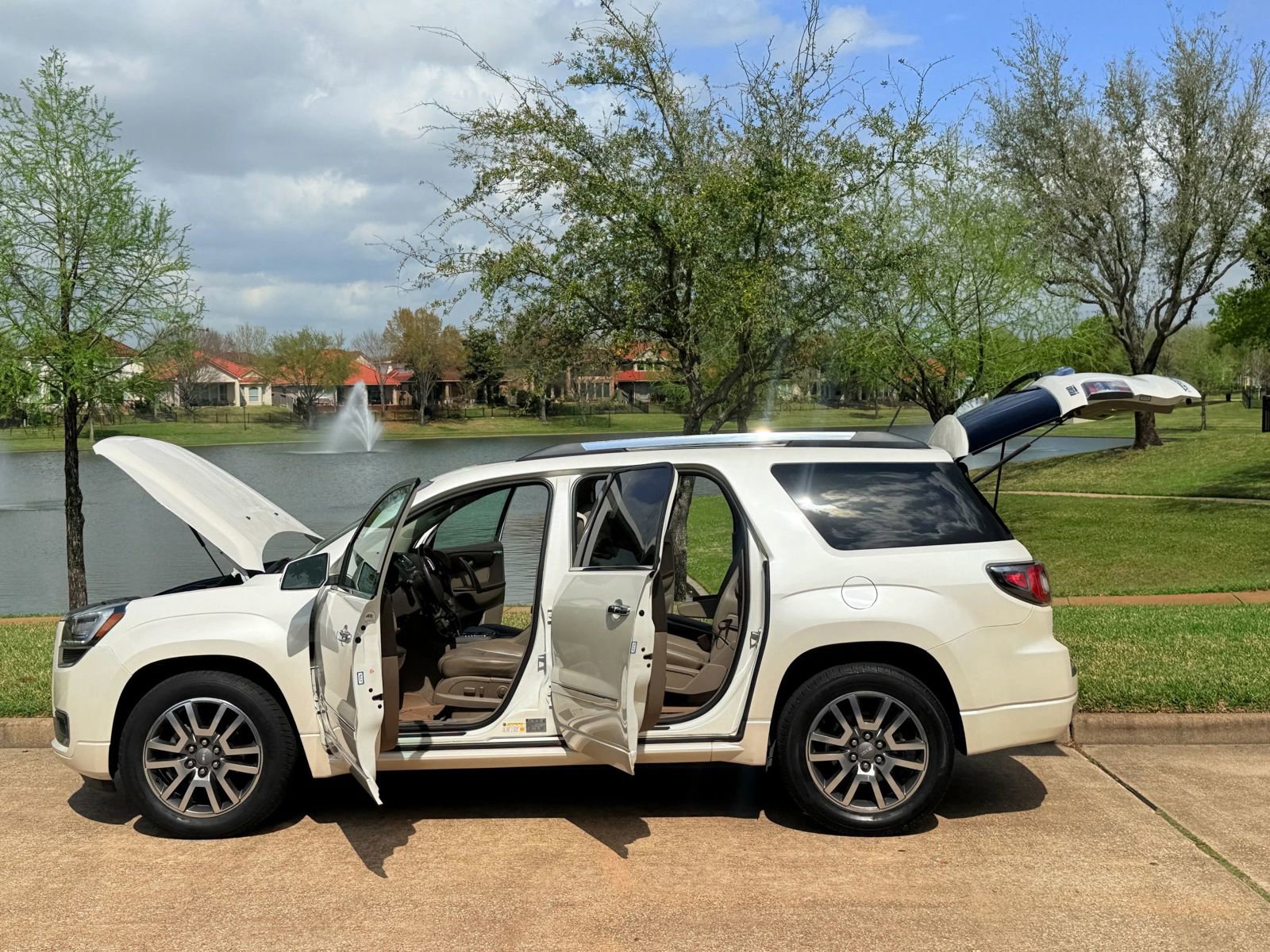 Used 2013 GMC Acadia Denali image 15