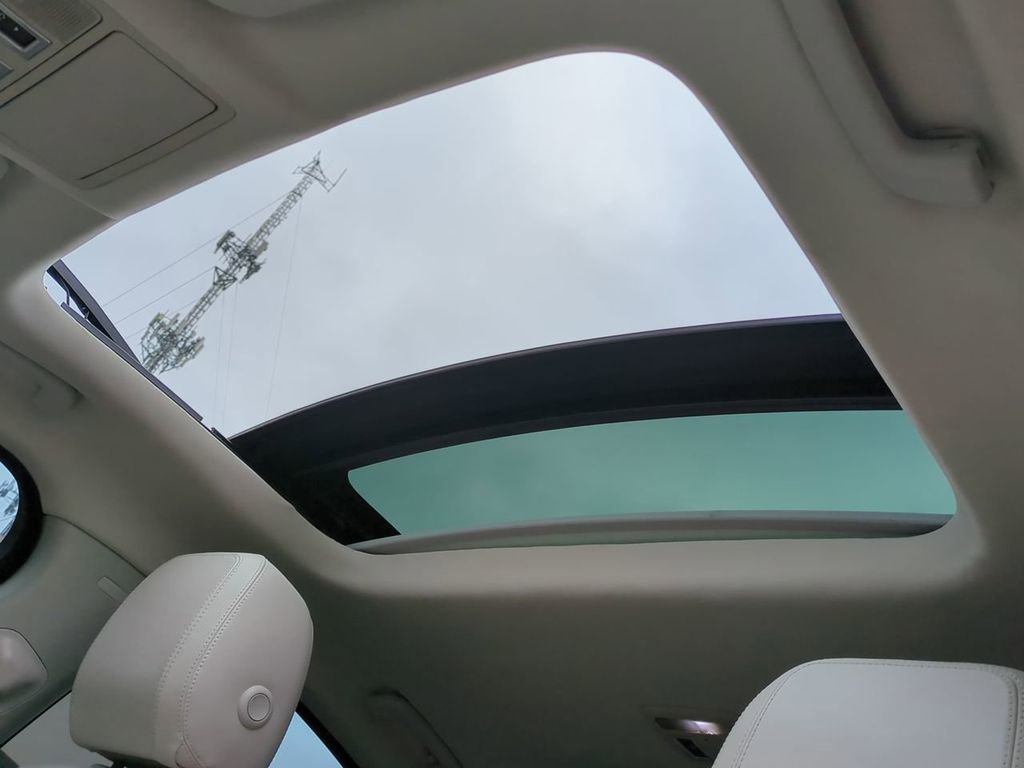 Used 2016 Jaguar XF Prestige image 19