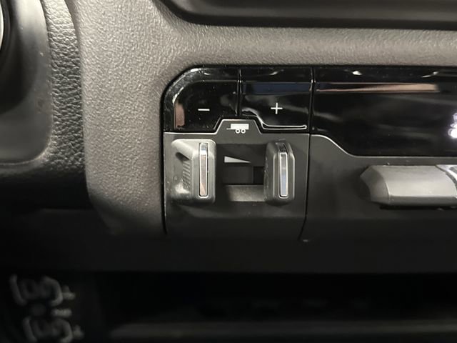 Used 2024 RAM 2500 Big Horn w/ Bed Utility Group image 24