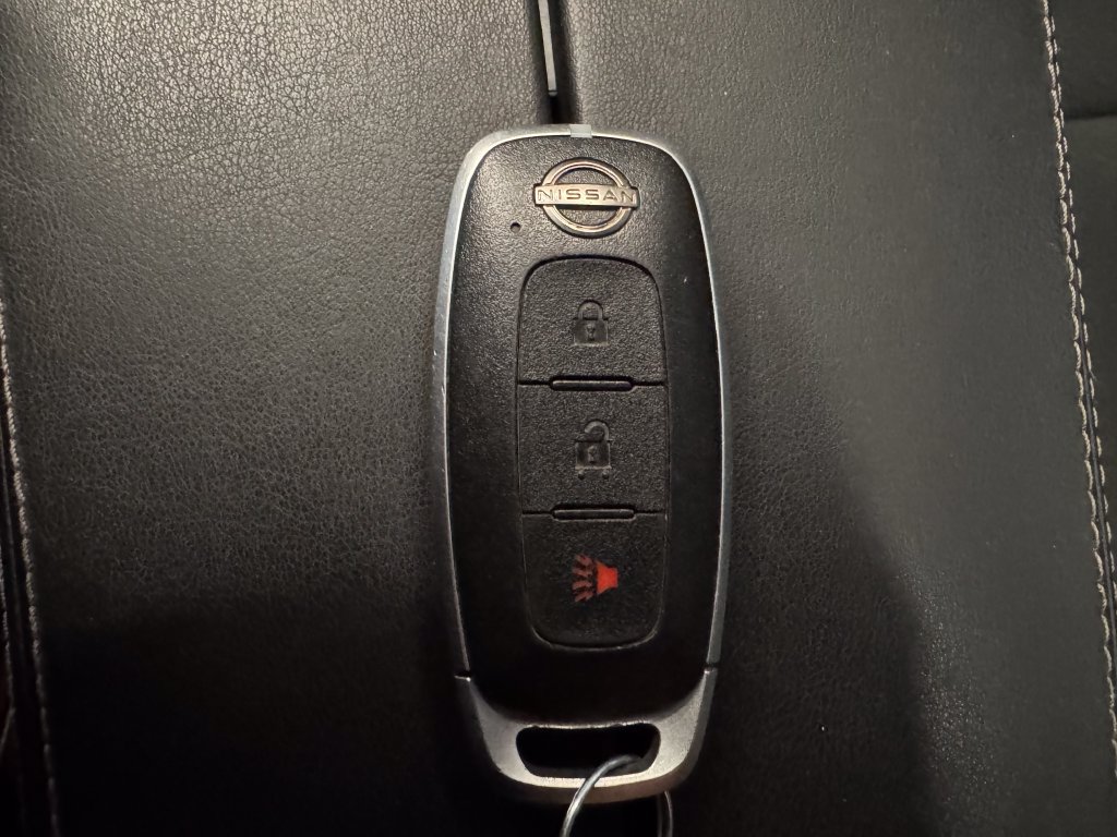 Used 2023 Nissan Rogue S AWD/4WD image 17
