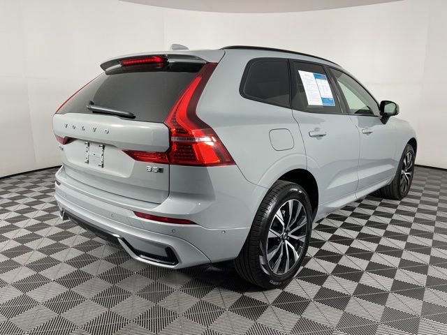 Used 2025 Volvo XC60 B5 Plus image 10
