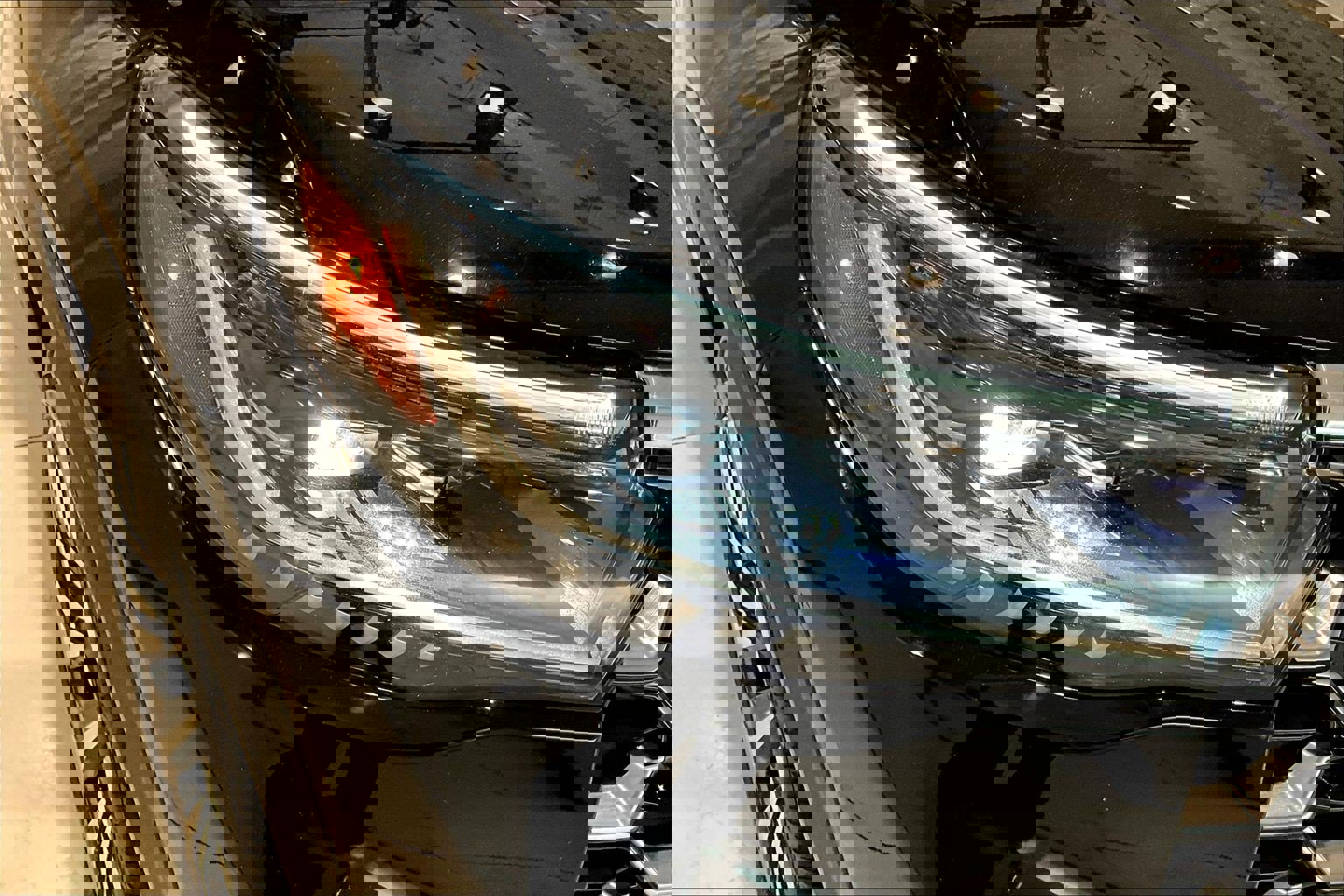 Used 2025 Ford Explorer Platinum w/ LUX Leather Package image 31