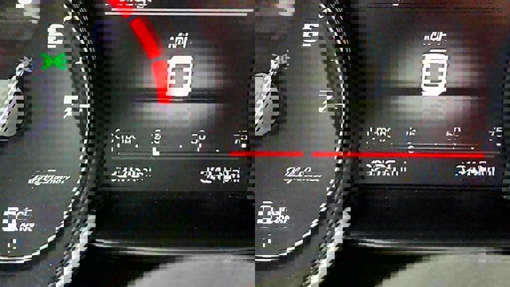 Used 2018 Alfa Romeo Giulia Ti w/ Quick Order Package 22X Lusso AWD/4WD image 16