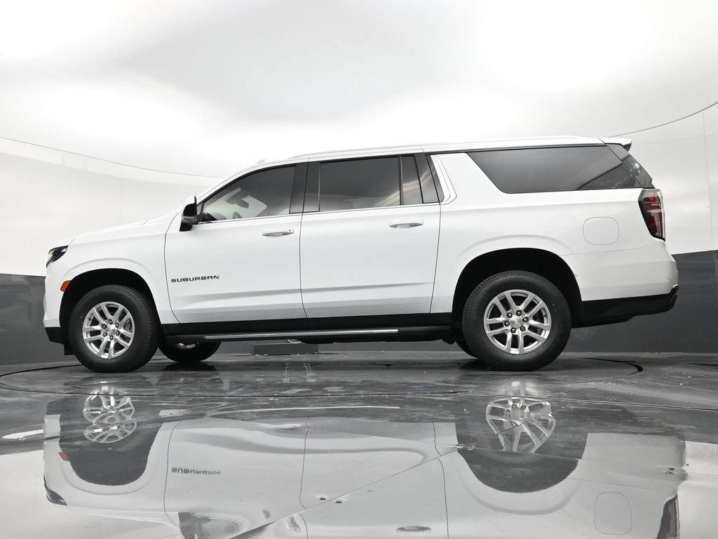 Used 2023 Chevrolet Suburban LS RWD image 20