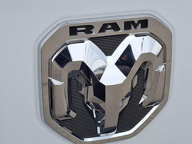Used 2024 RAM 2500 Tradesman w/ Chrome Appearance Group image 23