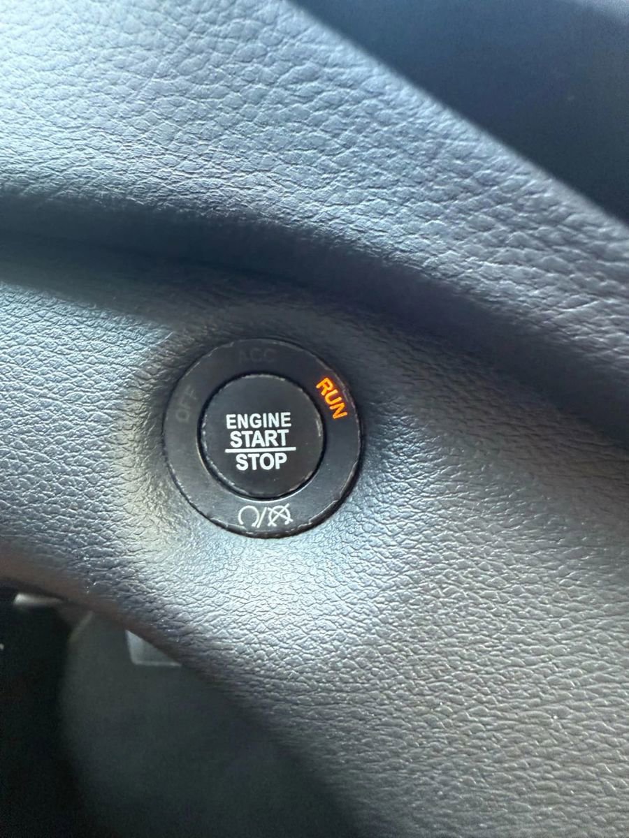 Used 2019 Jeep Cherokee Limited AWD/4WD image 21
