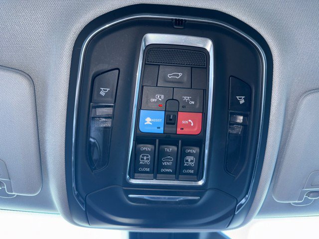 Used 2024 Jeep Grand Cherokee Limited AWD/4WD image 26