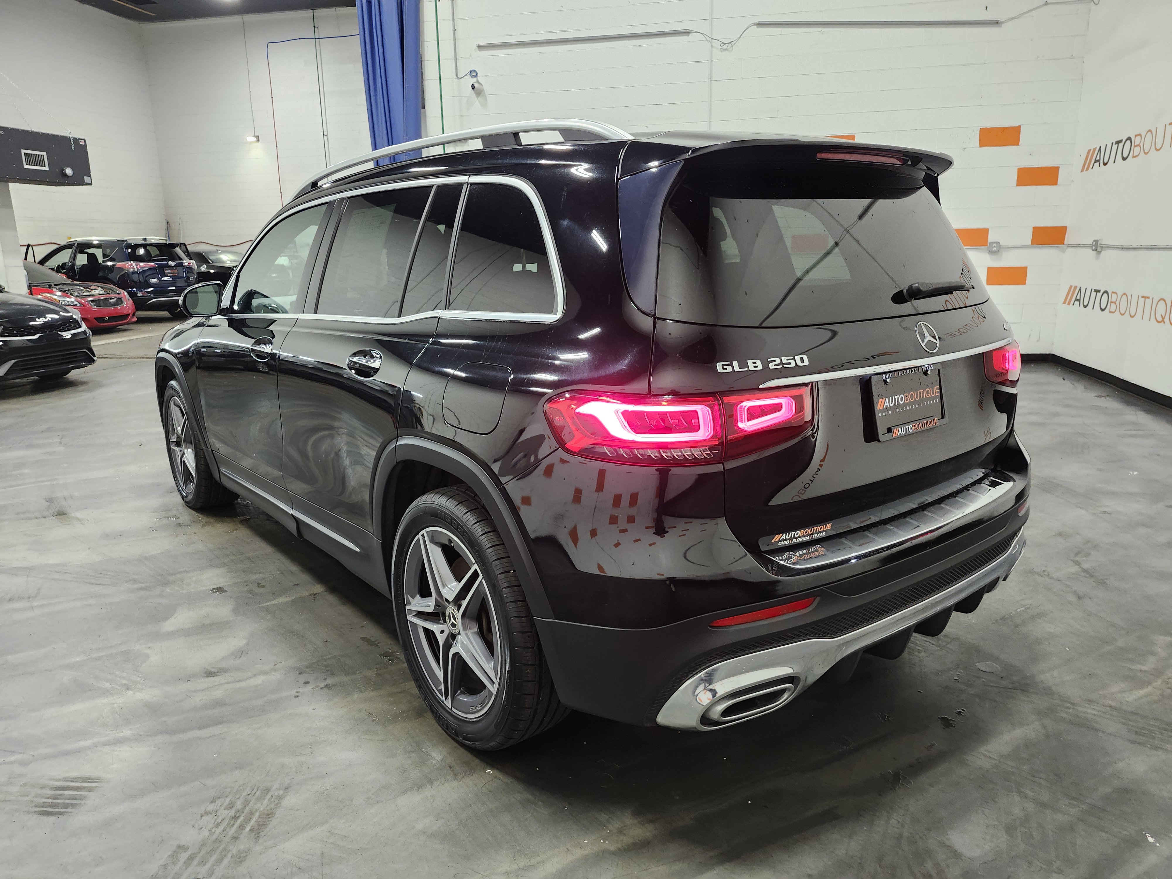 Used 2021 Mercedes-Benz GLB 250 4MATIC image 16