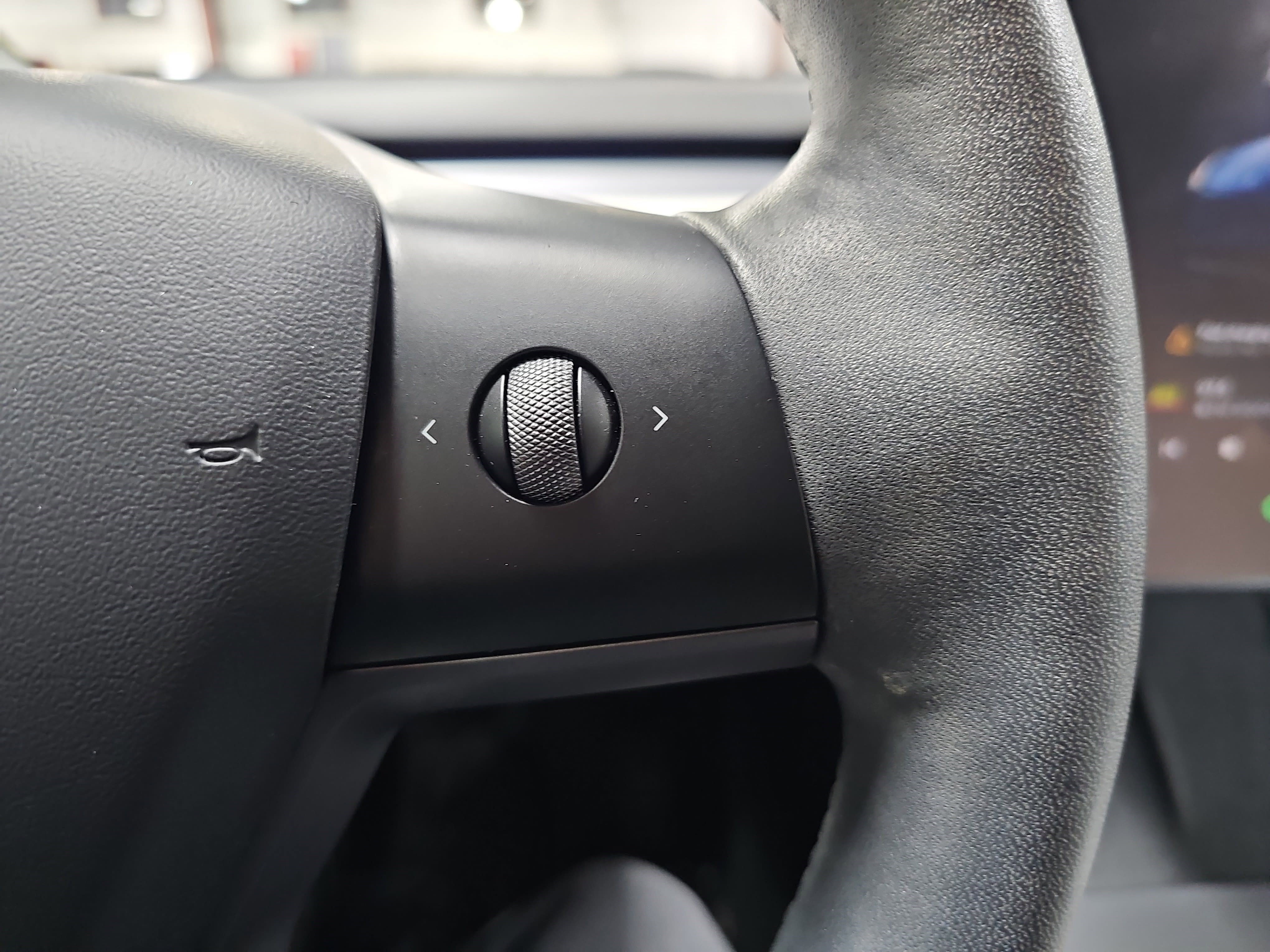 Used 2022 Tesla Model Y Long Range image 19