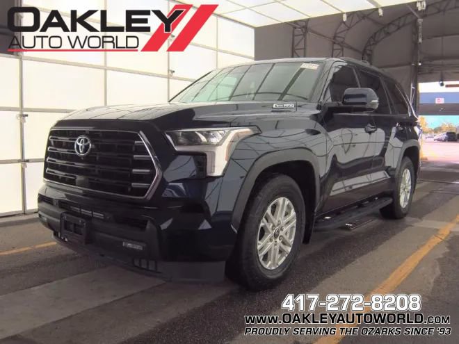 Used 2023 Toyota Sequoia SR5 w/ SR5 Premium Package AWD/4WD video 1