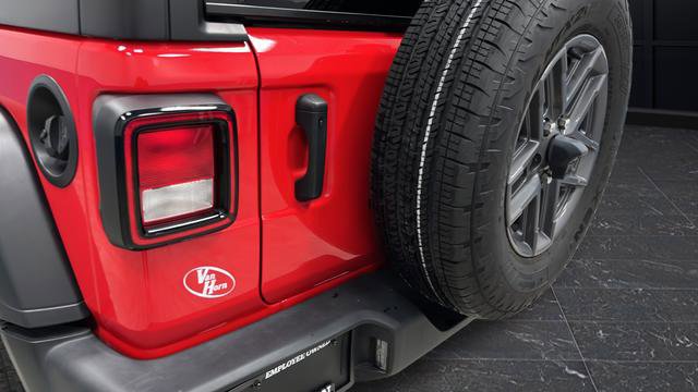 Used 2024 Jeep Wrangler Sport S image 37