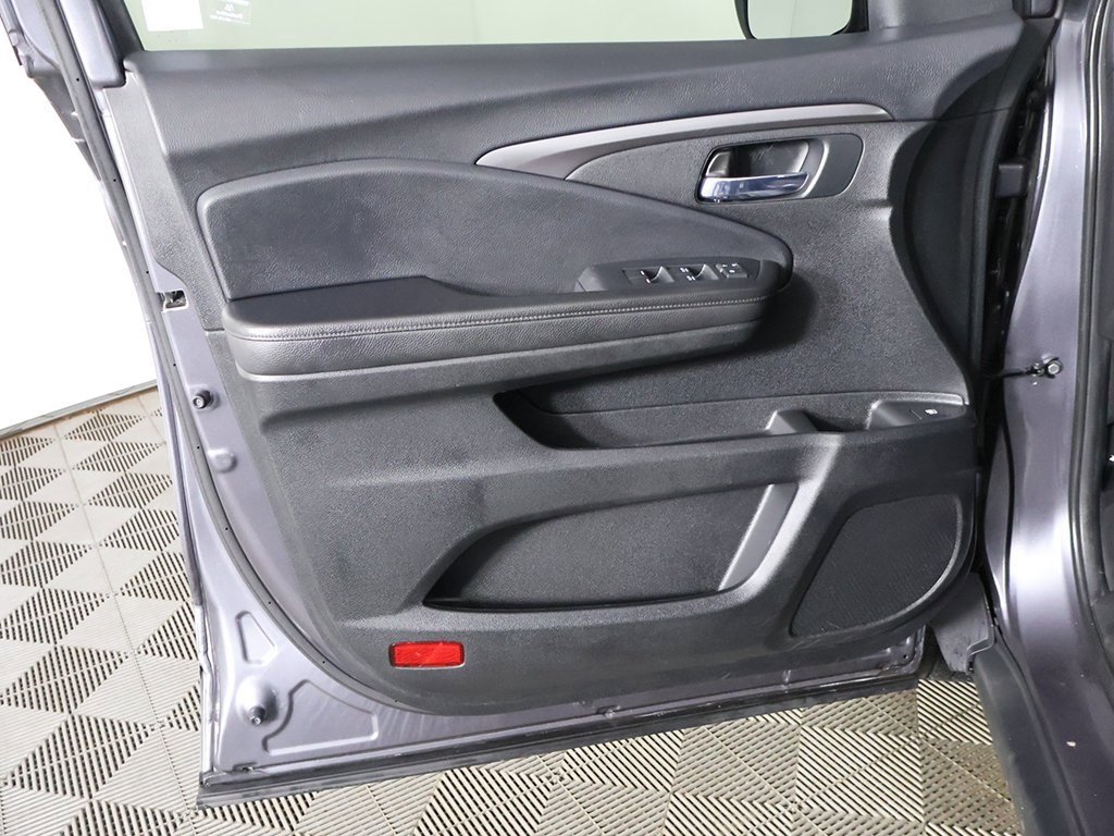 Used 2021 Honda Passport Sport image 21