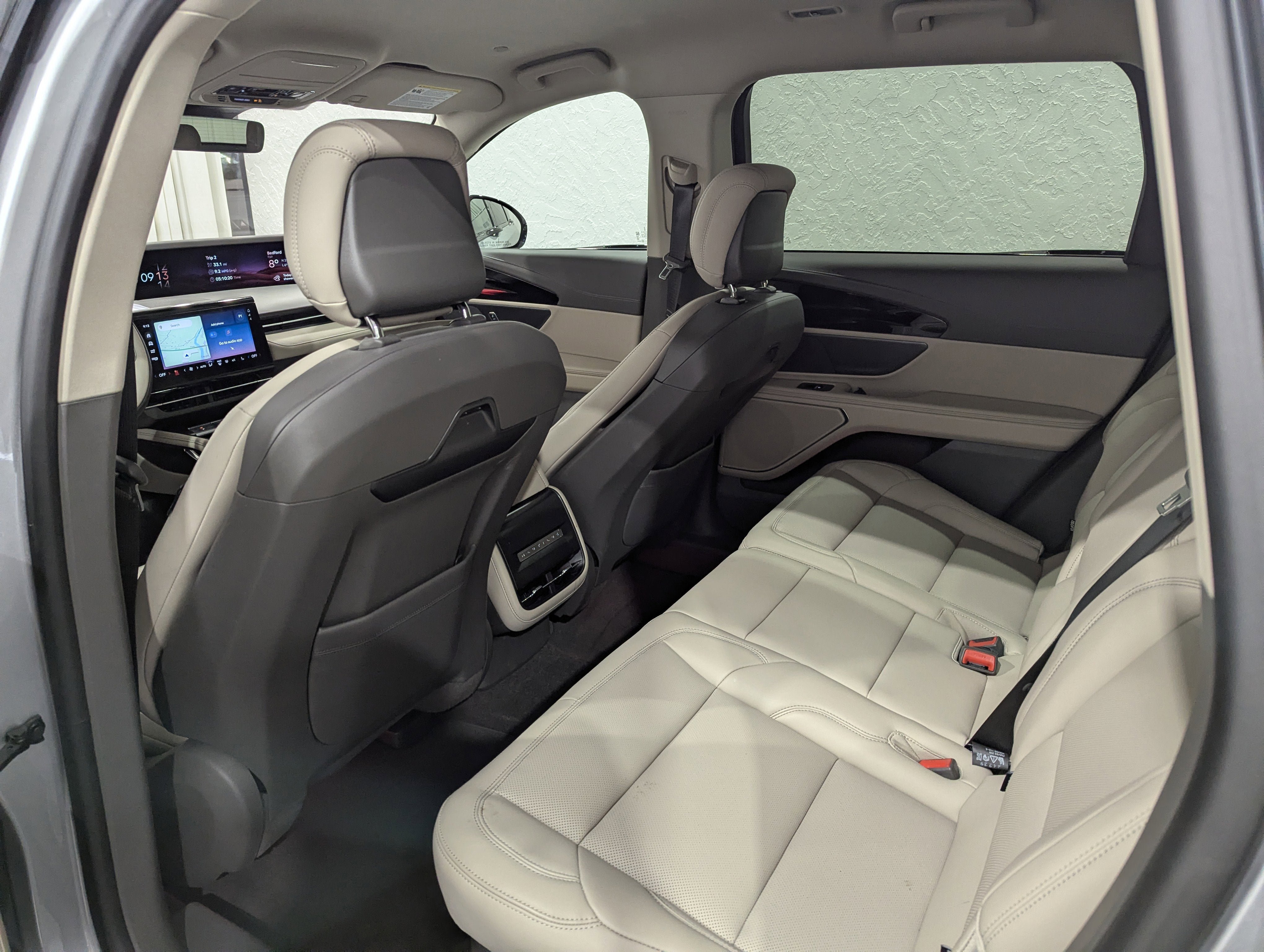 Used 2025 Lincoln Nautilus Premier AWD/4WD image 11