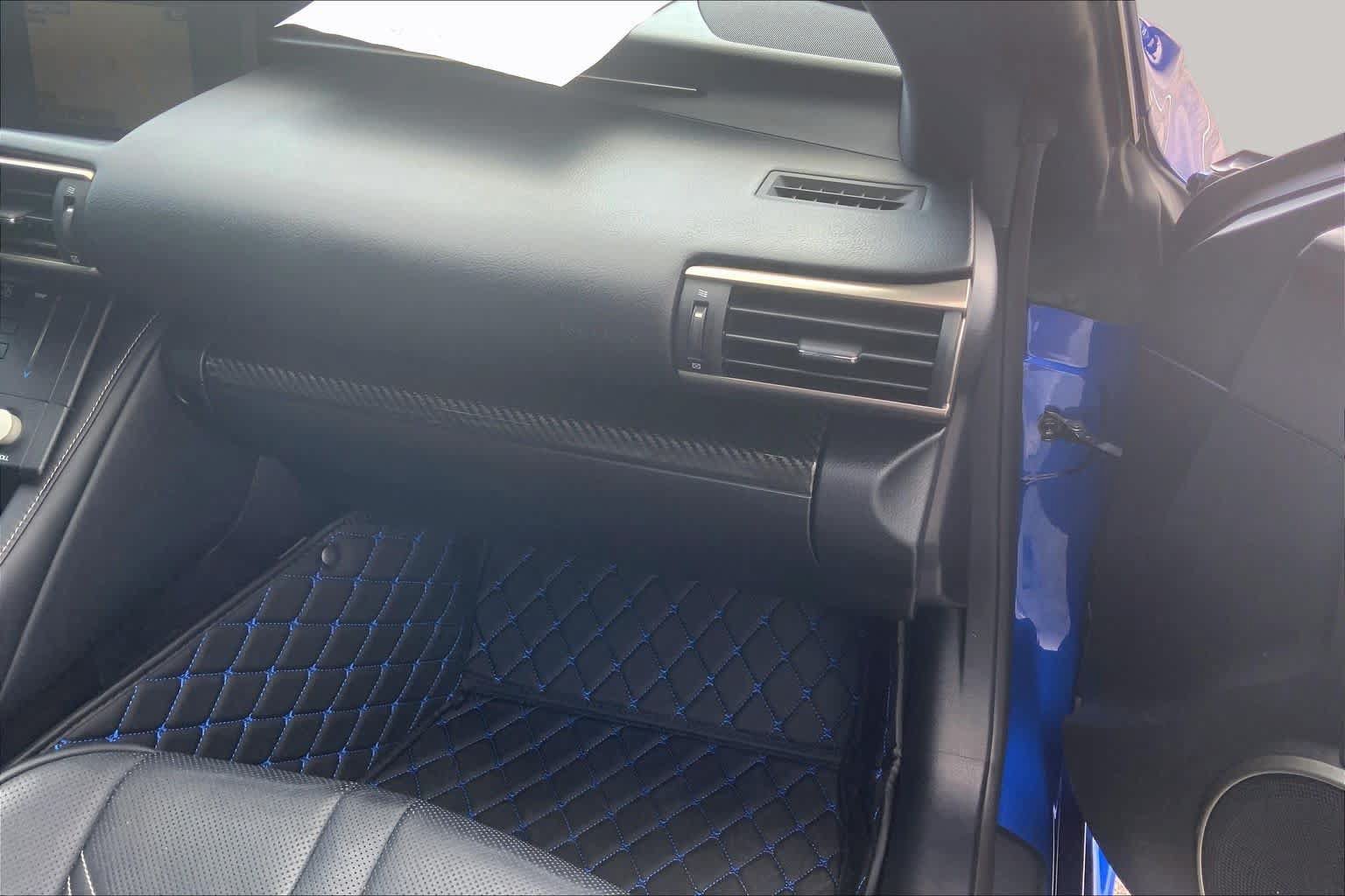 Used 2015 Lexus RC F w/ Performance Package RWD image 19