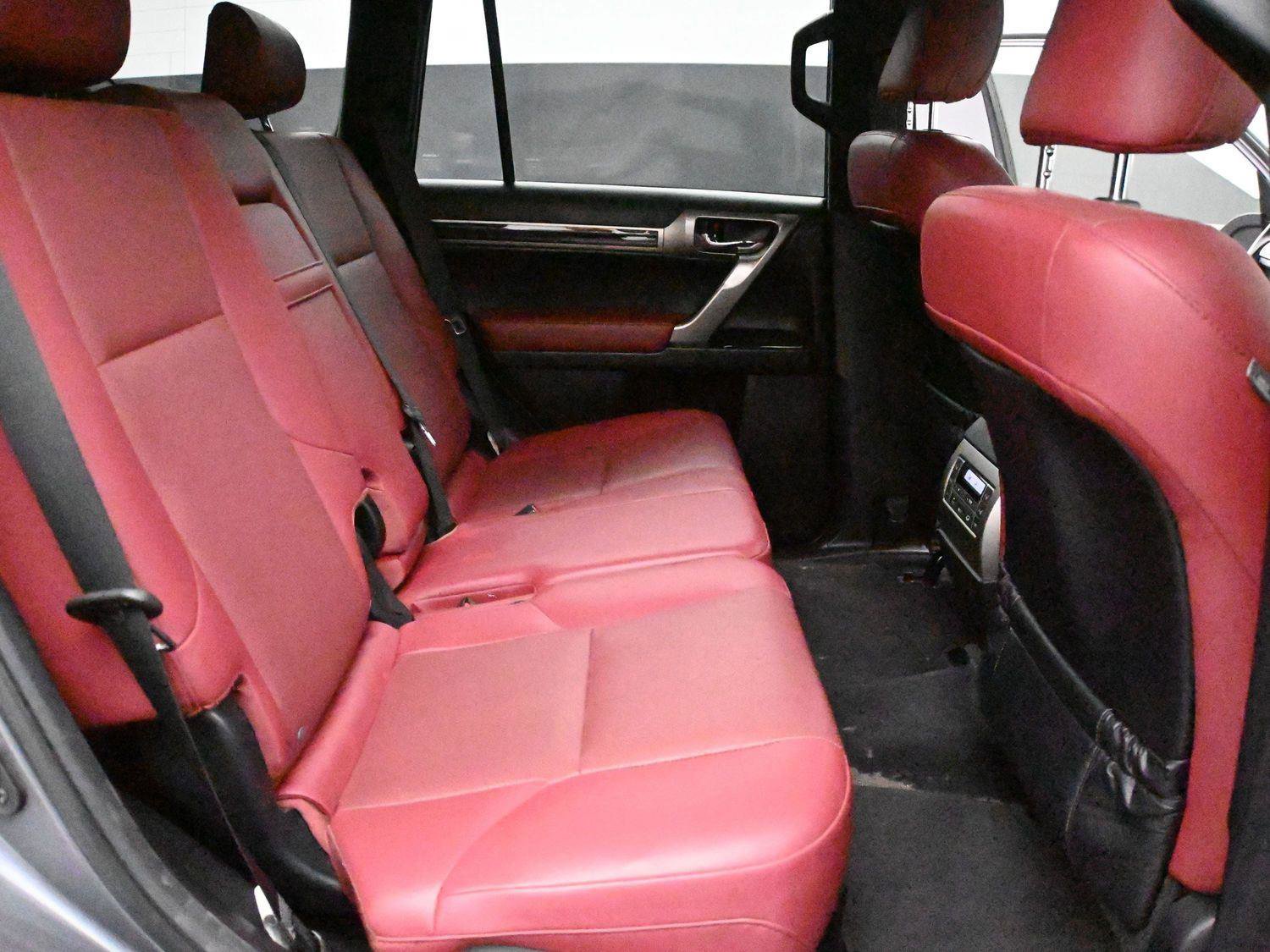 Used 2020 Lexus GX 460 Premium w/ Premium Package image 18