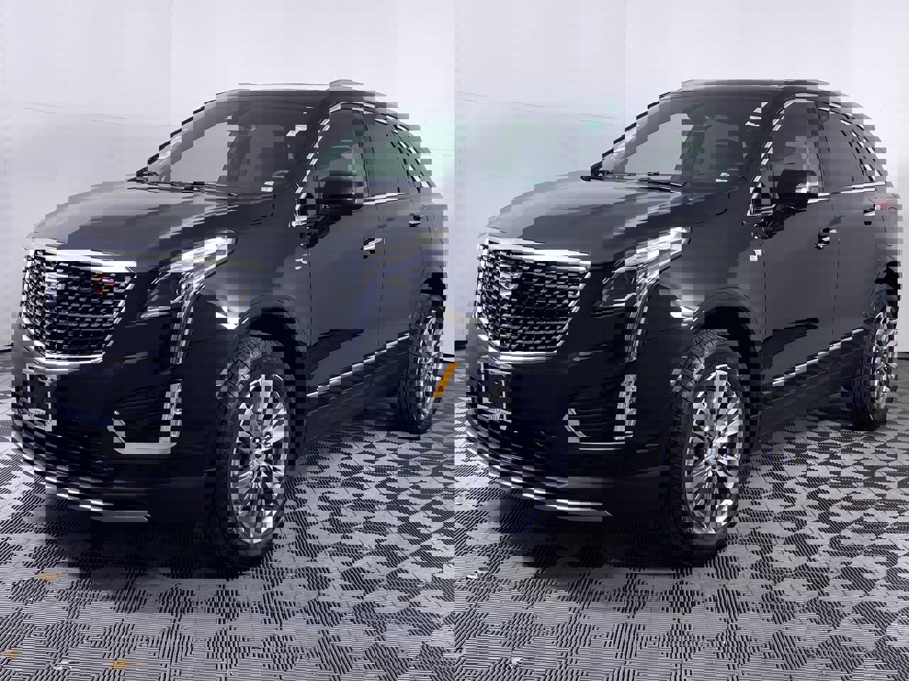 Certified 2025 Cadillac XT5 Premium Luxury FWD image 33