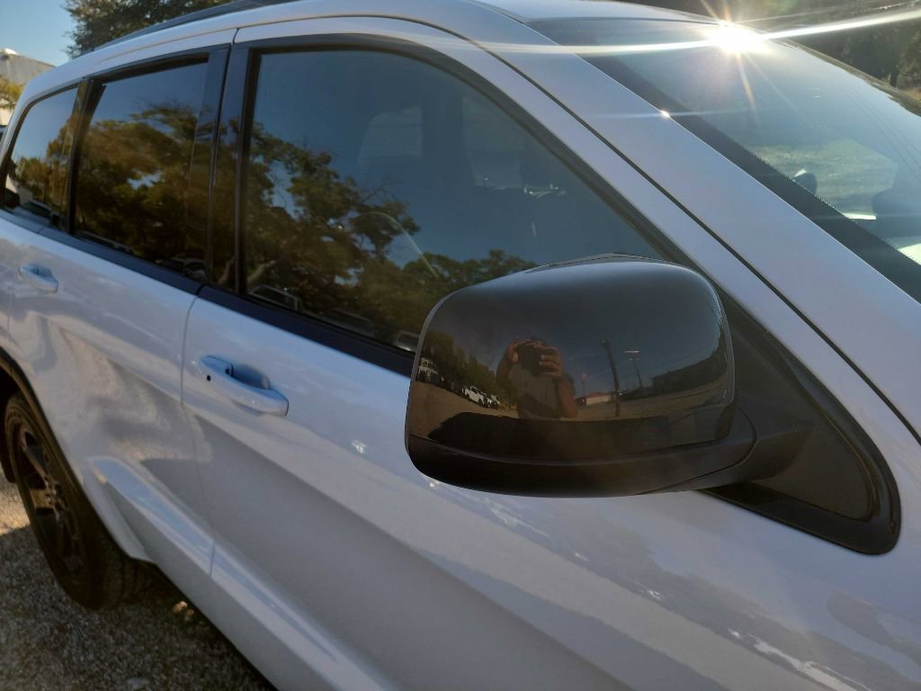 Used 2018 Jeep Grand Cherokee Laredo image 12