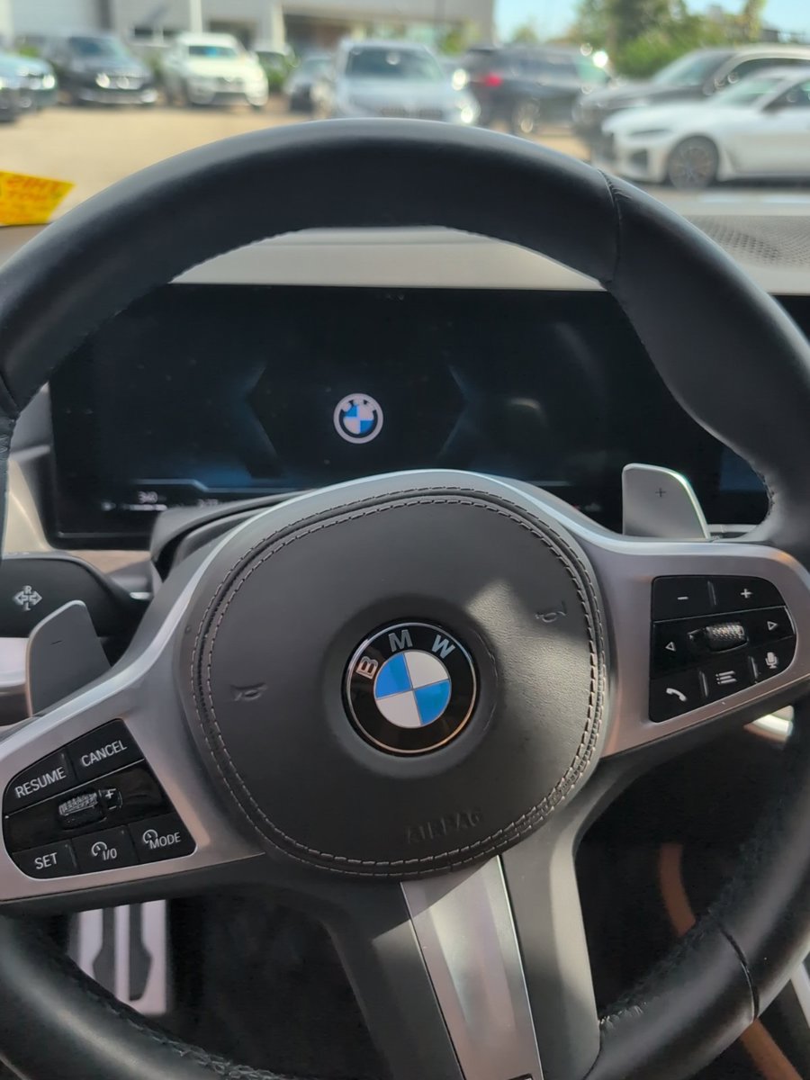 Used 2024 BMW X7 xDrive40i w/ M Sport Package AWD/4WD image 9