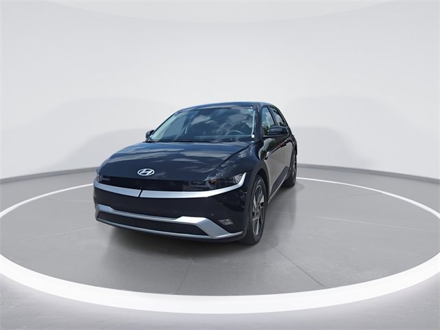 New 2025 Hyundai Ioniq 5 SE image 3