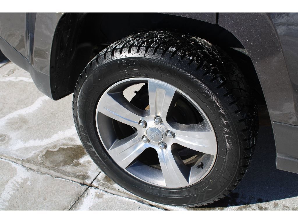 Used 2016 Jeep Patriot High Altitude image 40