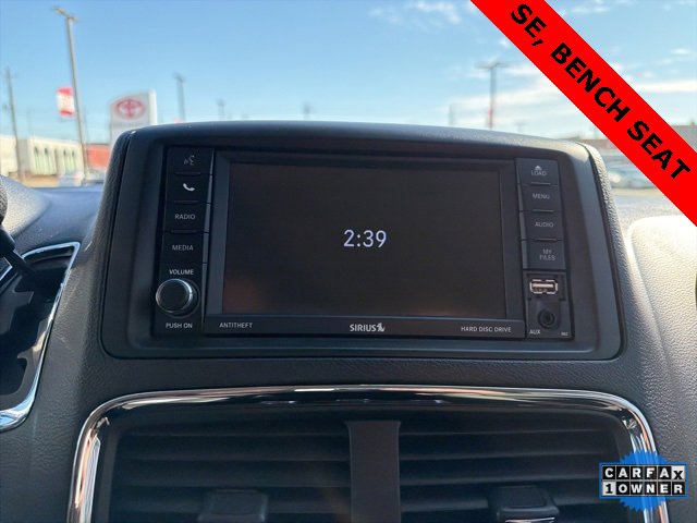 Used 2018 Dodge Grand Caravan SE w/ UConnect Hands-Free Group image 16