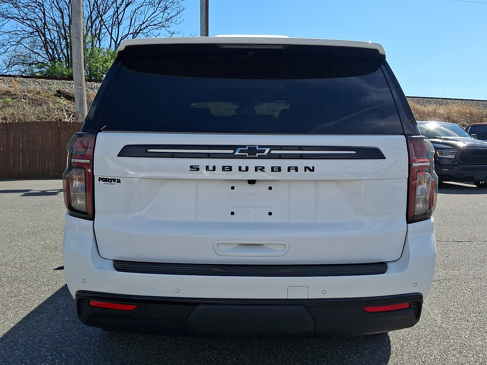 Certified 2024 Chevrolet Suburban Z71 w/ Z71 Off-Road Package AWD/4WD image 5