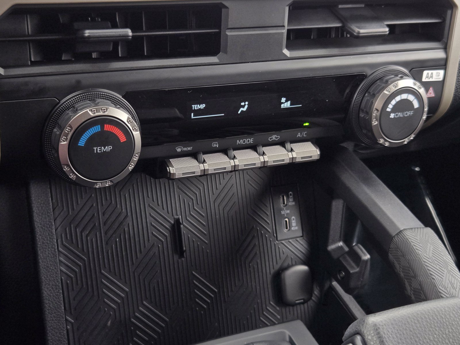 Certified 2026 Toyota Tacoma SR5 AWD/4WD image 18