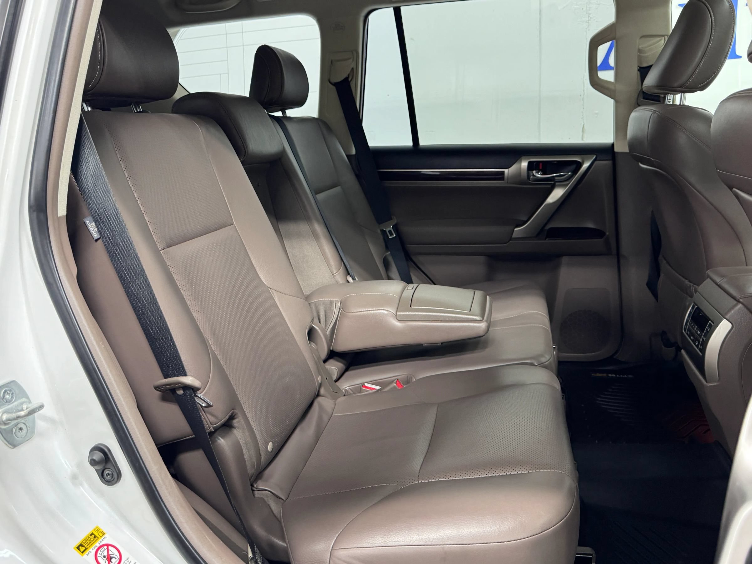 Used 2017 Lexus GX 460 AWD/4WD image 23